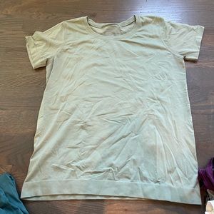 Light Green short sleeve Women’s lululemon top